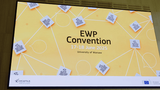 Erasmus Dshaped image